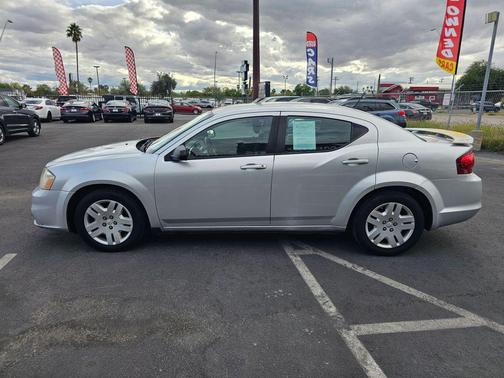 2012 Dodge Avenger SE