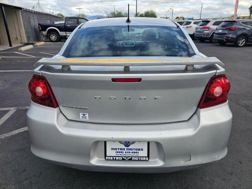 2012 Dodge Avenger SE