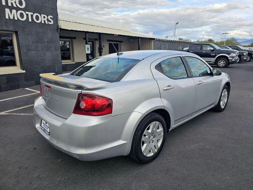 2012 Dodge Avenger SE