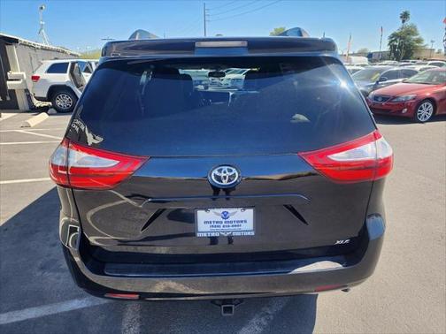 2016 Toyota Sienna XLE
