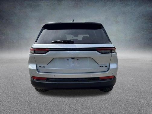 Silver Zynith 2025 Jeep Grand Cherokee Limited