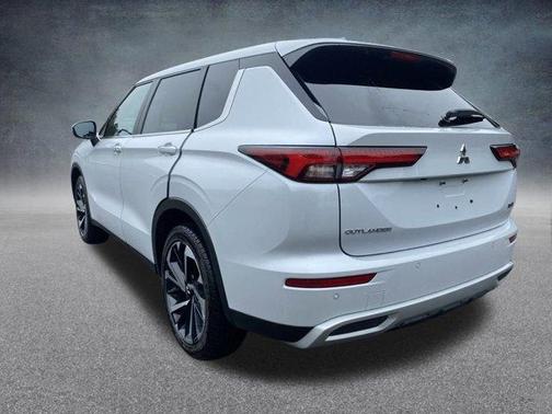 2023 Mitsubishi Outlander SE Special Edition