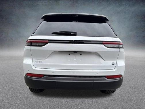 Bright White Clearcoat 2026 Jeep Grand Cherokee Limited