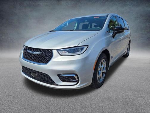 Silver Mist Clearcoat 2024 Chrysler Pacifica Limited