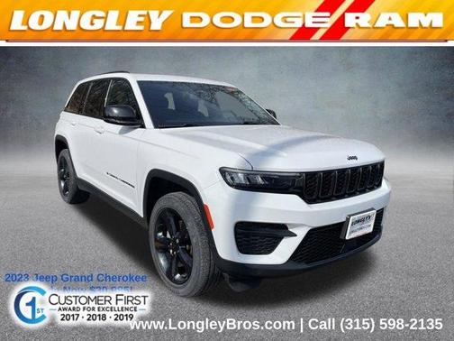Bright White Clearcoat 2023 Jeep Grand Cherokee Altitude