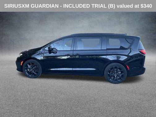 2024 Chrysler Pacifica Touring-L