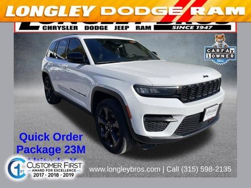 Bright White Clearcoat 2023 Jeep Grand Cherokee Altitude