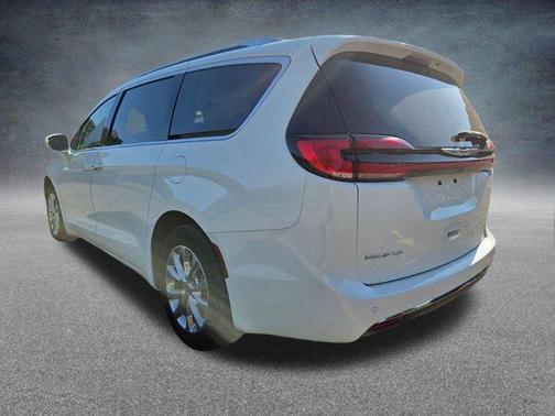 2021 Chrysler Pacifica Touring-L