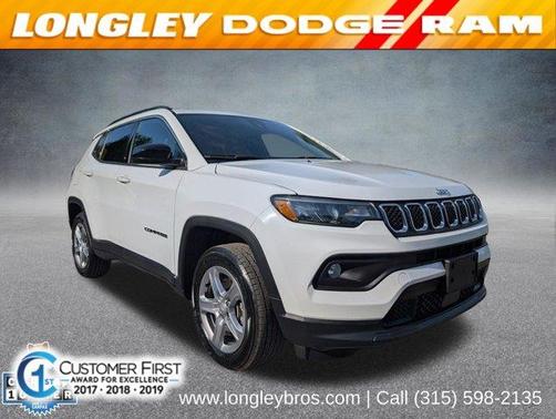 Bright White Clearcoat 2023 Jeep Compass Latitude