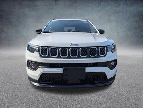 Bright White Clearcoat 2023 Jeep Compass Latitude
