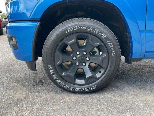 Hydro Blue Pearlcoat 2026 RAM 1500 Big Horn/Lone Star