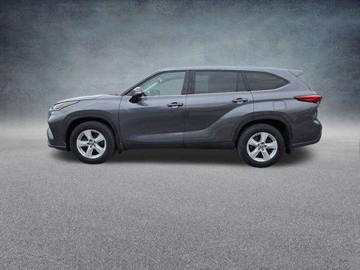 Magnetic Gray Metallic 2021 Toyota Highlander LE