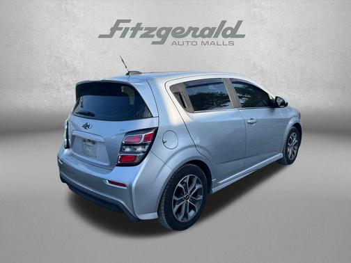 Silver Ice Metallic 2018 Chevrolet Sonic LT