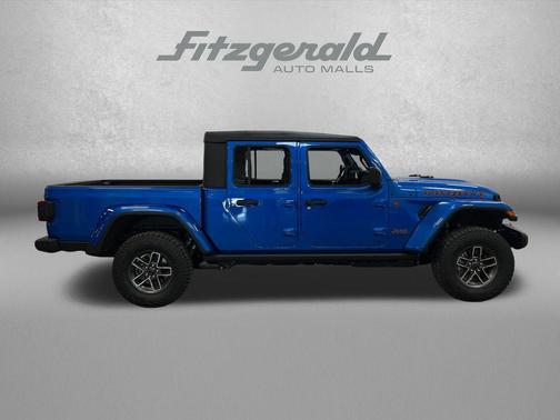Hydro Blue Pearlcoat 2026 Jeep Gladiator Mojave 4x4