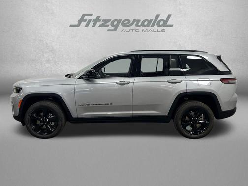 Silver Zynith 2025 Jeep Grand Cherokee Limited