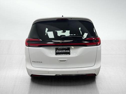 2024 Chrysler Pacifica Touring