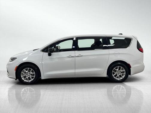 2024 Chrysler Pacifica Touring