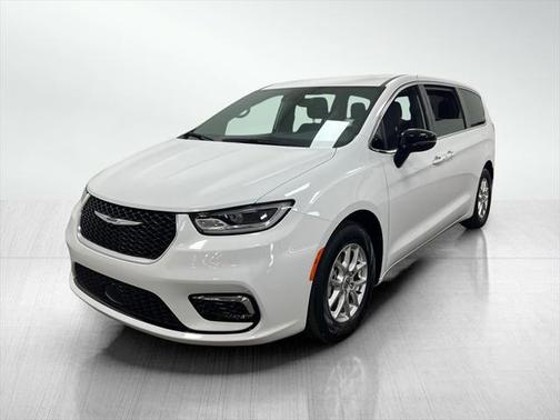 2024 Chrysler Pacifica Touring