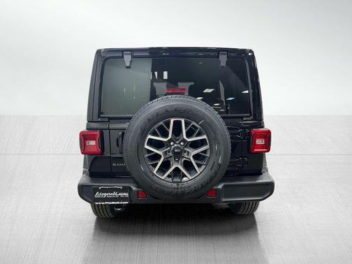 2026 Jeep Wrangler 4-Door Sahara 4x4