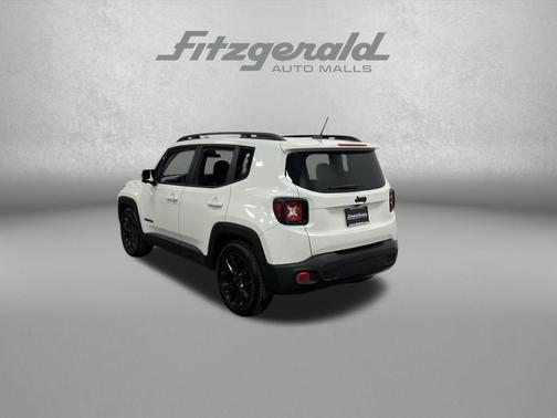 Alpine White 2017 Jeep Renegade Altitude