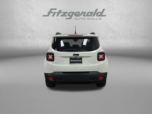 Alpine White 2017 Jeep Renegade Altitude