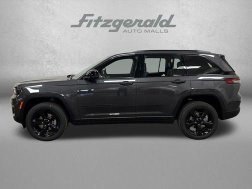 Baltic Gray Metallic Clearcoat 2025 Jeep Grand Cherokee Altitude