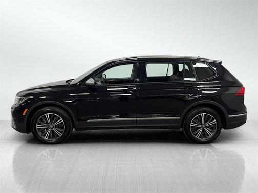 2024 Volkswagen Tiguan 2.0T Wolfsburg Edition
