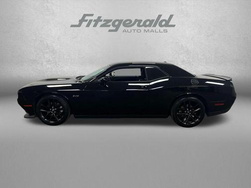 Pitch Black Clearcoat 2023 Dodge Challenger R/T