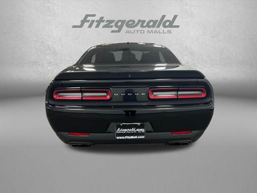 Pitch Black Clearcoat 2023 Dodge Challenger R/T