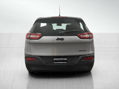 2016 Jeep Cherokee Sport