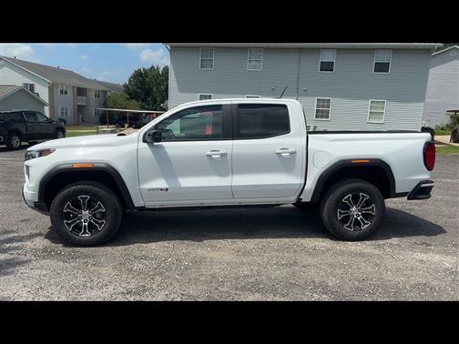 2025 GMC Canyon AT4