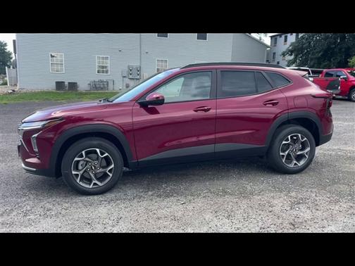 2025 Chevrolet Trax LT