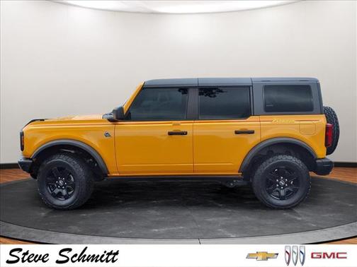 CYBER ORANGE MET TRI-COAT 2022 Ford Bronco Black Diamond