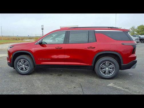 Radiant Red Tintcoat 2026 Chevrolet Traverse LT