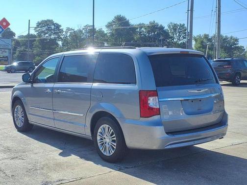 2015 Chrysler Town & Country Touring-L