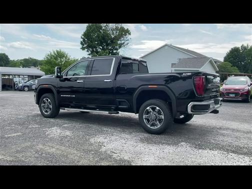 2025 GMC Sierra 2500 SLT
