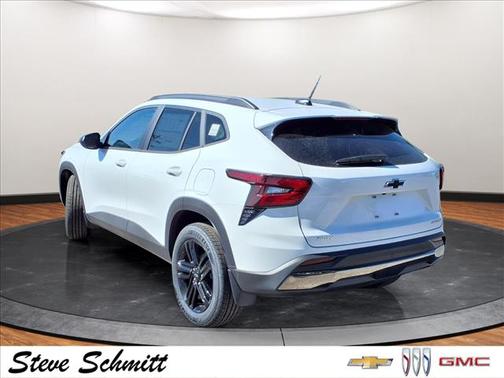 Summit White 2026 Chevrolet Trax FWD ACTIV