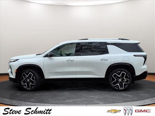 Iridescent Pearl Tricoat 2025 Chevrolet Traverse High Country