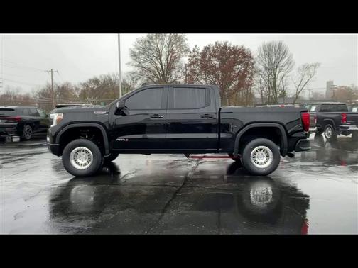 2022 GMC Sierra 1500 AT4