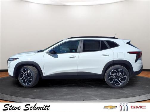Summit White 2026 Chevrolet Trax FWD 2RS