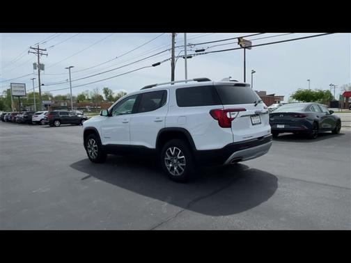 2023 GMC Acadia FWD SLT