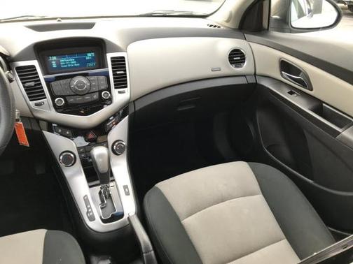 Silver Ice Metallic 2012 Chevrolet Cruze LS