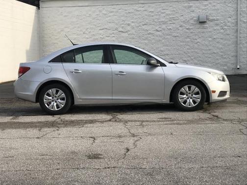 Silver Ice Metallic 2012 Chevrolet Cruze LS
