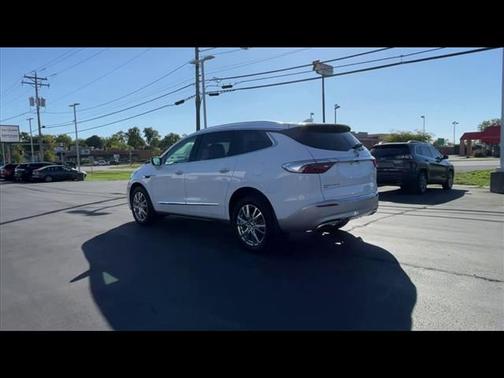 2023 Buick Enclave Essence AWD