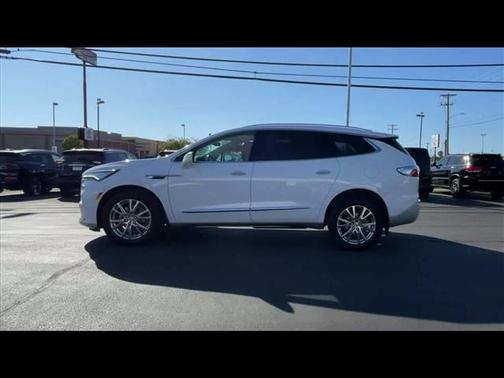 2023 Buick Enclave Essence AWD