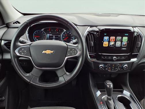 Summit White 2018 Chevrolet Traverse LT Cloth