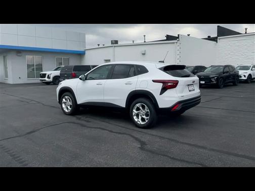 2025 Chevrolet Trax LS