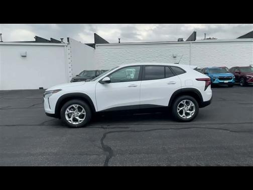 2025 Chevrolet Trax LS