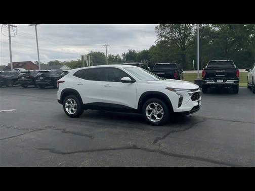 2025 Chevrolet Trax LS