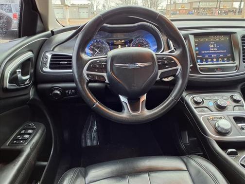2017 Chrysler 200 Limited